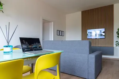 TV o dispositivi per l'intrattenimento presso Amazing Apt Free Private Parking 18 min by train to Florence