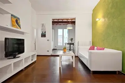 TV o dispositivi per l'intrattenimento presso Apartments Florence- San Gallo Suite IV with balcony