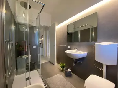 Bagno di APPARTAMENTO BLU - Relax and Comfort 20 minutes from Florence