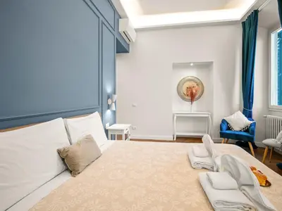 Letto o letti in una camera di Four Season's Ghibellina Luxury Apartment 300 mt from Duomo