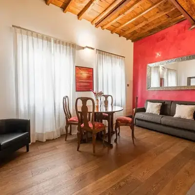 Cosy Suites in Glamorous Santo Spirito PLUS