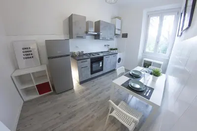 Cucina o angolo cottura di UNYCA - Florence Modern 3-bedroom Apartment