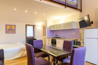 Cucina o angolo cottura di Sant'Ambrogio Apartments - Leonardo