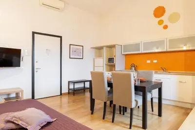Cucina o angolo cottura di Sant'Ambrogio Apartments - Raffaello