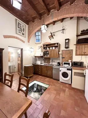 Cucina o angolo cottura di Traditional Central Apartment
