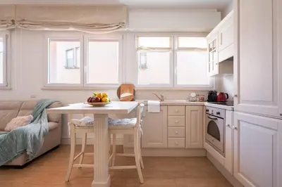 Cucina o angolo cottura di Keys of Italy - Senese 31 - Elegant and Comfy Apt in Porta Romana