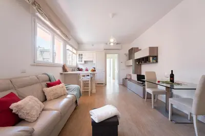 Cucina o angolo cottura di Keys of Italy - Senese 31 - Elegant and Comfy Apt in Porta Romana