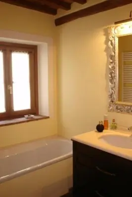 Bagno di Casa Adrigagi Firenze e La Via degli Dei