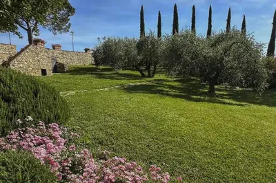 Giardino di Suite La Sorgente at Villa Santa Lucia Nuova