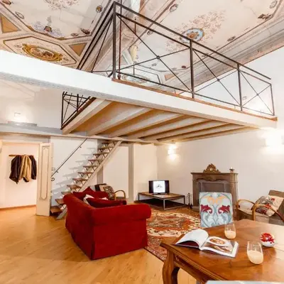Elegant Loft Serragli