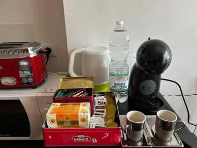 Set per la preparazione di tè e caffè presso Solely elegante Trilocale vicino Firenze