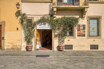 Facciata o entrata di UNYCA - Florence Luxury Atelier