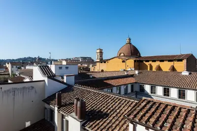 Vista generica su Firenze o vista sulla città dall'interno dell'appartamento