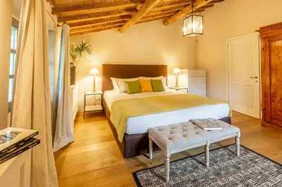 Letto o letti in una camera di Luxury Villa Acquaviva Firenze