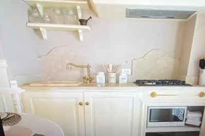Cucina o angolo cottura di Signoria Suite Elegant With View - Daily Refresh Available