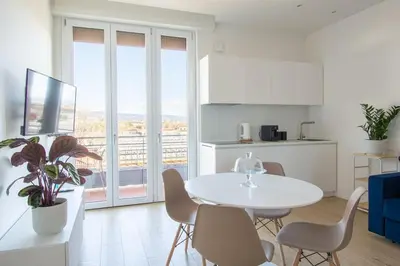Cucina o angolo cottura di Top Floor Apartment with Elevator - Fantastic View