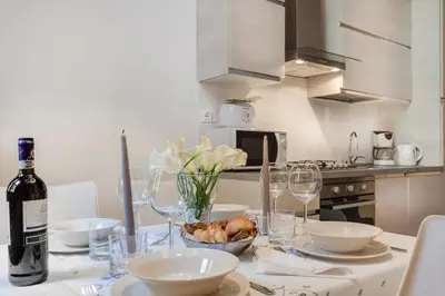 Cucina o angolo cottura di UFFIZI-PONTE VECCHIO apartment