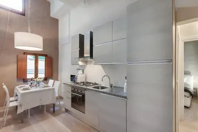 Cucina o angolo cottura di UFFIZI-PONTE VECCHIO apartment