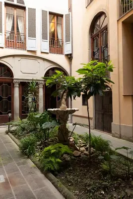 Giardino di Pied-a-terre Cappelle Medicee