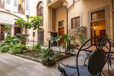 Giardino di Pied-a-terre Cappelle Medicee