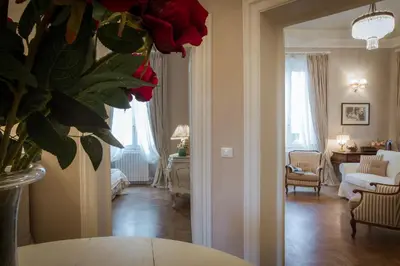 Area soggiorno di Leopoldo Luxurious Apartment - Daily refresh available
