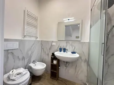 Bagno di Suite Borgo Verde-5 minutes from the station