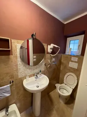 Bagno di Appartamento Castello D'Altafronte 6