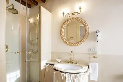 Bagno di Castello di Montemasso B&B
