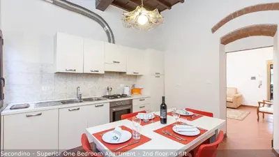 Cucina o angolo cottura di Palazzuolo Tower Apartments by Mamo Florence