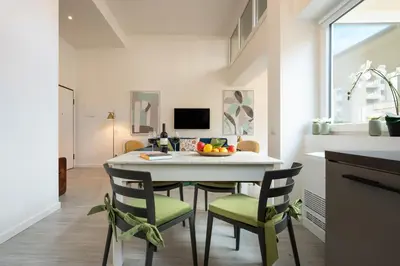 TV o dispositivi per l'intrattenimento presso Via della Villa Demidoff, 64 d - Florence Charming Apartments - New Bright Apartment with Tram 50m and Free Parking