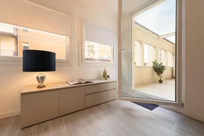 TV o dispositivi per l'intrattenimento presso Via della Villa Demidoff, 64 d - Florence Charming Apartments - New Bright Apartment with Tram 50m and Free Parking
