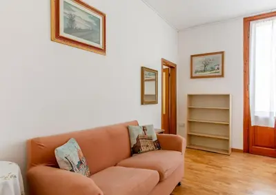 Area soggiorno di GuestHost - An Oasis in Florence - Roomy Flat with Parking