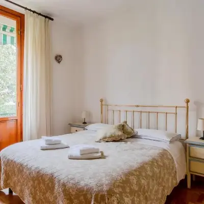 GuestHost - An Oasis in Florence - Roomy Flat with Parking