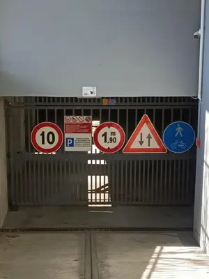 Certificato, attestato, insegna o altro documento esposto da Casa IL FIORE