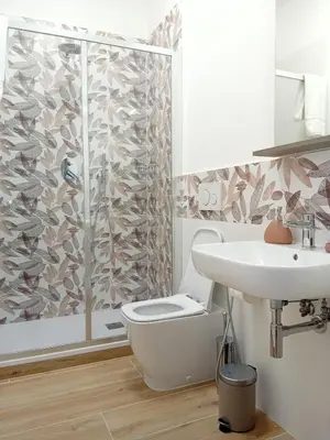 Bagno di Villa Fossi Rosa Antico, Florence countryside
