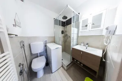 Bagno di nice flat 1000 mt from city center and parking nearby - Dimora Leopolda