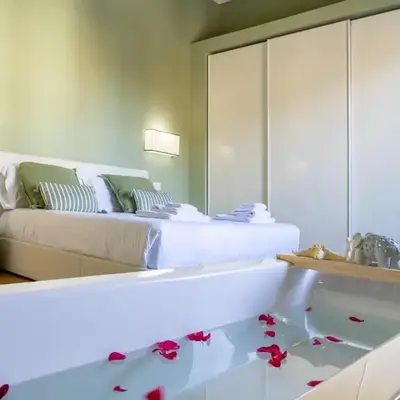 Florence Retreat with Romantic Bathtub