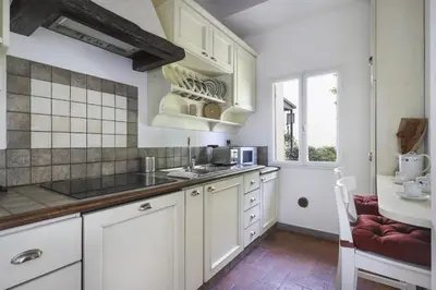 Cucina o angolo cottura di Family Apartment in Oltrarno Florence