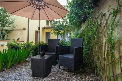 Giardino di Relax&Discover Florence! Cozy apt in Cure district