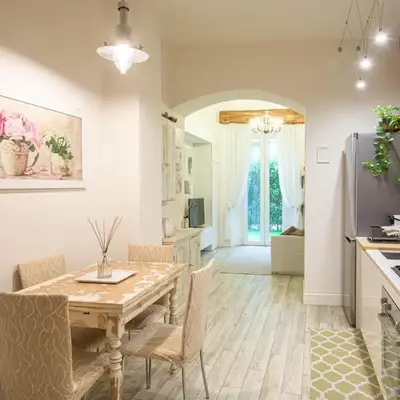 Stylish 2 bedroom flat - garden