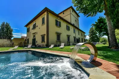 Piscina di Torre dei Lari Residenza d'Epoca o nelle vicinanze