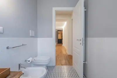 Bagno di Appartamento nel centro di Firenze sul fiume Arno