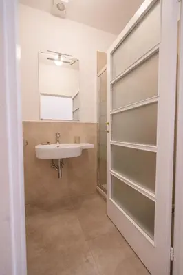 Bagno di Grande e luminoso appartamento in centro