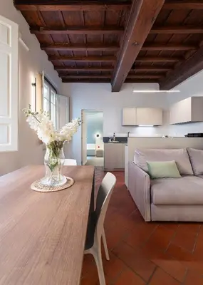 Cucina o angolo cottura di Keys of Italy - Vigna 8 Blu- Newly Renovated Elegant 2 Bedr - Great Central Location in Florence