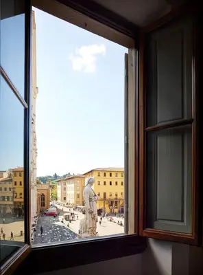 Vista generica su Firenze o vista sulla città dall'interno dell'appartamento