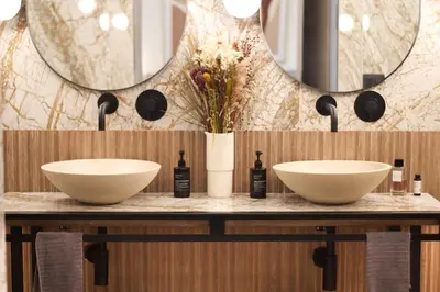 Bagno di Four Seasons Apartment