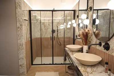 Bagno di Four Seasons Apartment