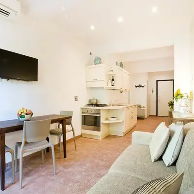Romantic Hideaway 5 min Walk from Central Station