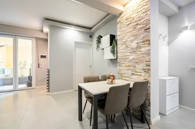 Area soggiorno di NEW - 2 Min Metro Batoni - Luxury Apt con Posto Auto