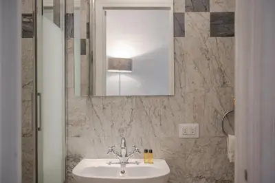 Bagno di The Florentine Backpacker